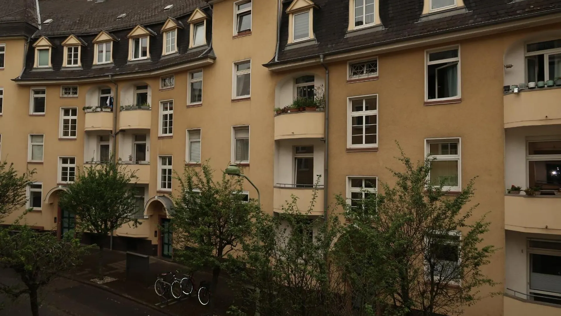 Schoener Altbau In Sachsenhausen 20 Min Zur Messe Apartment Frankfurt am Main